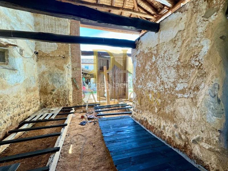 Foto 8714ddaf-fdcc-4709-8bcf-ca91f689883f. Casa amb aparcament a Valdefresno