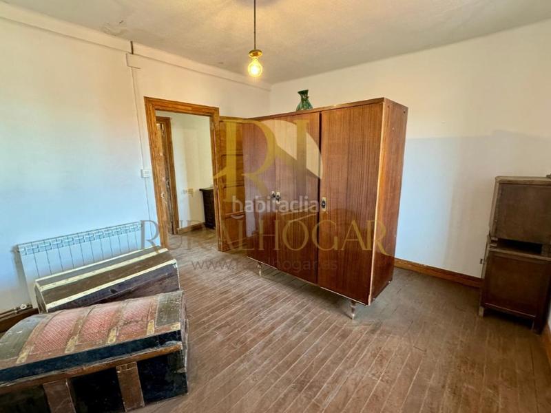 Foto 8d650428-db22-445e-bbb0-abf08b7431d6. Casa amb aparcament a Valdefresno