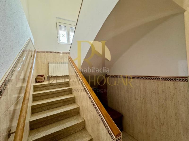 Foto a1b6e12e-0341-4c35-a4c7-ae664cef57dd. Casa amb aparcament a Valdefresno