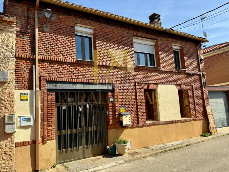 Foto ad06d20e-c3d8-46a8-9c88-4ca2ac6a0bfc. Casa amb aparcament a Valdefresno