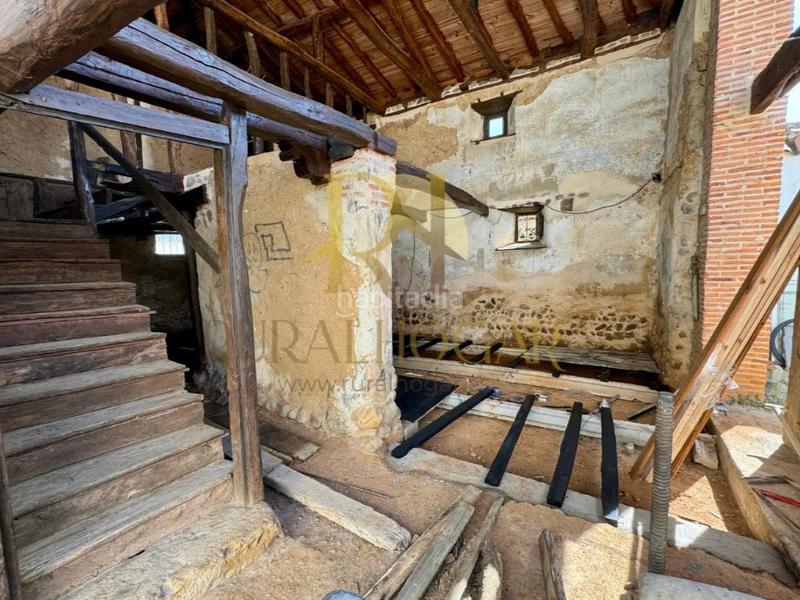 Foto dcfc8e5a-caaf-4328-98dc-9b5b052027ba. Casa amb aparcament a Valdefresno