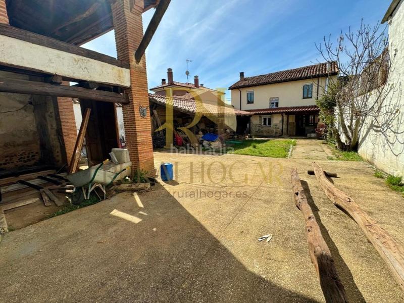 Foto fd0f6213-12c7-4b8e-bd45-b53da1bba90d. Casa amb aparcament a Valdefresno
