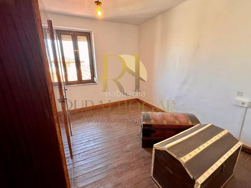 Foto ff89f4bf-5036-4292-8c49-953297729852. Casa amb aparcament a Valdefresno