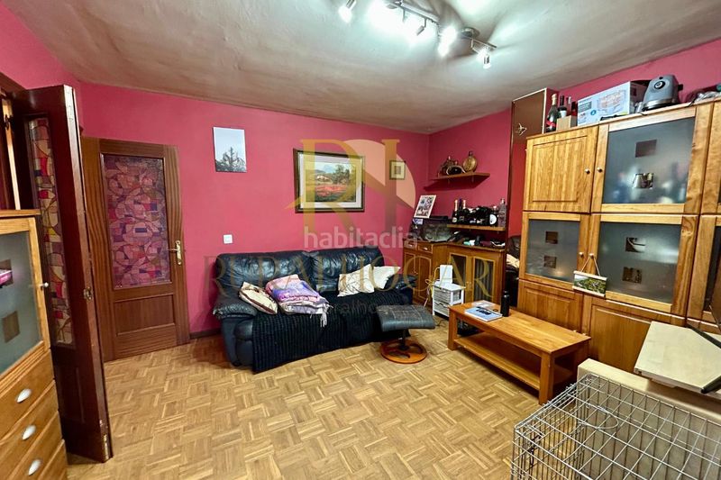 Foto ad9cce0b-4edd-41ce-90f2-26c93403b05c. Flat in travesía de severo ochoa 1 in Pola de Gordón (La)