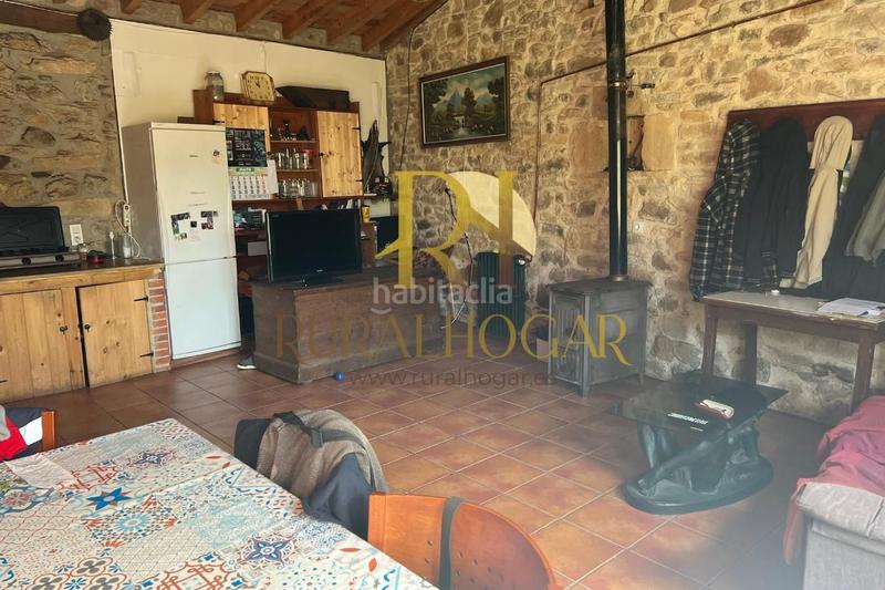 Foto 01b61b6b-65ba-4ca0-aa2e-dde1a596af9f. Casa en carretera general-co 7 ¡descubre la casa perfecta rodeada de hermosos paisajes en la zona ! amplio terreno de 1650m2 dividido en tres parcelas y en Boñar