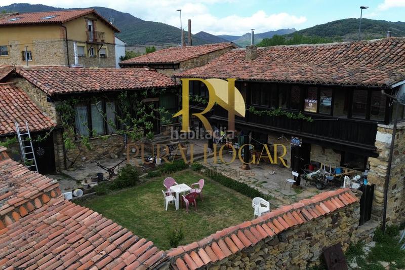 Foto 4c8a4c09-36bd-4ff2-9e58-7417fbb0c217. Casa en carretera general-co 7 ¡descubre la casa perfecta rodeada de hermosos paisajes en la zona ! amplio terreno de 1650m2 dividido en tres parcelas y en Boñar