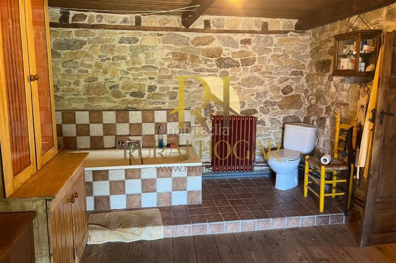 Foto 5b1a86b5-5f55-442f-9080-434df973557e. Casa en carretera general-co 7 ¡descubre la casa perfecta rodeada de hermosos paisajes en la zona ! amplio terreno de 1650m2 dividido en tres parcelas y en Boñar