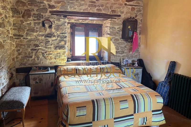 Foto 614c3777-6eed-49a9-a61a-1e73f254407b. Casa en carretera general-co 7 ¡descubre la casa perfecta rodeada de hermosos paisajes en la zona ! amplio terreno de 1650m2 dividido en tres parcelas y en Boñar