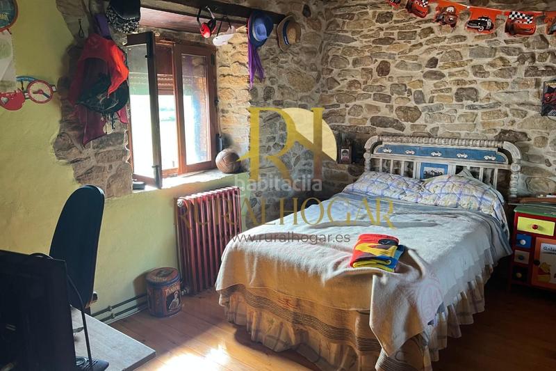 Foto de6d4cb6-f36e-4529-823b-5b5347424a44. Casa en carretera general-co 7 ¡descubre la casa perfecta rodeada de hermosos paisajes en la zona ! amplio terreno de 1650m2 dividido en tres parcelas y en Boñar
