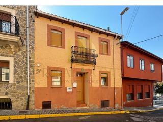 Casa a Boñar. Espectacular casa en el centro de boñar