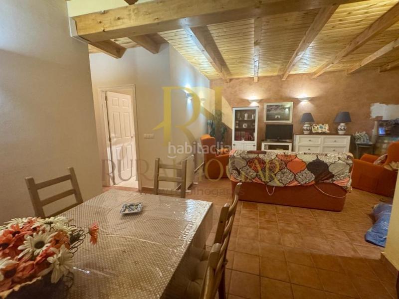 Foto 84b89f99-08d3-456a-a5f3-6230d4afe423. Casa amb aparcament a Zotes del Páramo