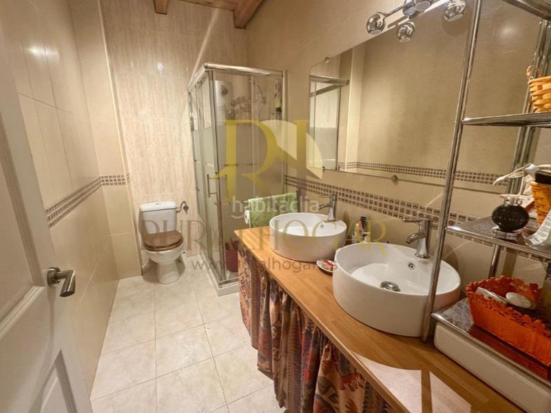 Foto bfe41282-9abf-4f0b-9b44-3b0f691d5037. Casa amb aparcament a Zotes del Páramo