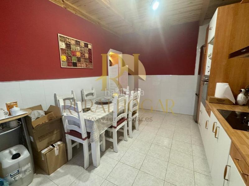 Foto e09a17a7-8d6d-43c9-9321-c6eba7aaaf4b. Casa amb aparcament a Zotes del Páramo