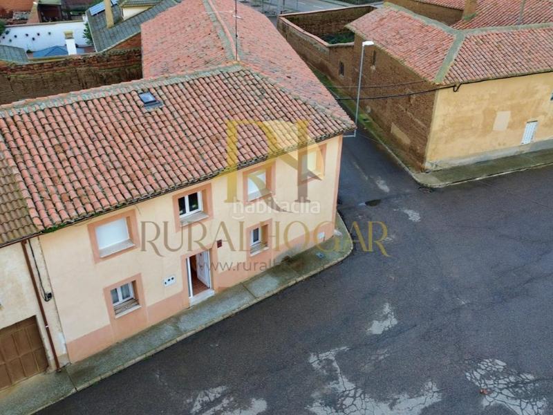 Foto e1cd125c-b559-434b-a2de-e8cea151414a. Casa amb aparcament a Zotes del Páramo