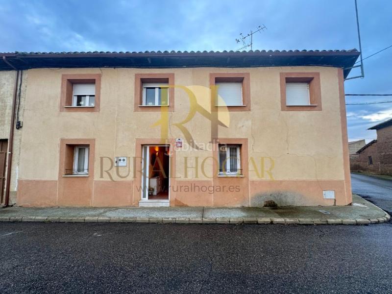Foto f65c806c-7969-40f4-96b2-5ace0db683c5. Casa amb aparcament a Zotes del Páramo