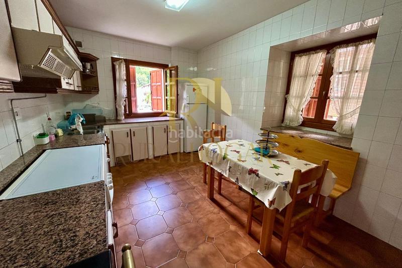 Foto 93bfa75f-b001-4fe1-b5f2-c9b0fa275ac0. Maison dans carretera antigua n-vi 82a dans Vega de Valcarce