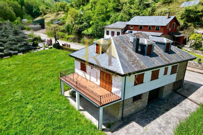 Foto f3a66e25-ada9-4485-951f-0ec503a5f0bf. Maison dans carretera antigua n-vi 82a dans Vega de Valcarce