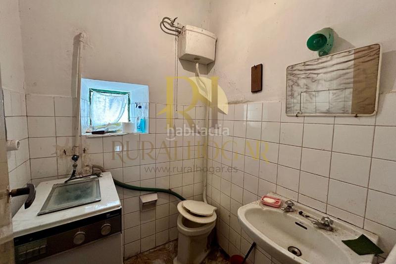 Foto 3fd58082-8914-42f9-a431-61a115ce2f0e. Casa : casa en el centro del pueblo!! en Vega de Valcarce