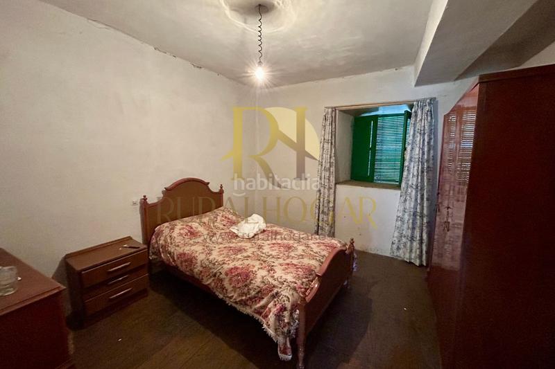 Foto b6ab622c-efc1-453d-b4d1-58799e4615f8. Casa : casa en el centro del pueblo!! en Vega de Valcarce