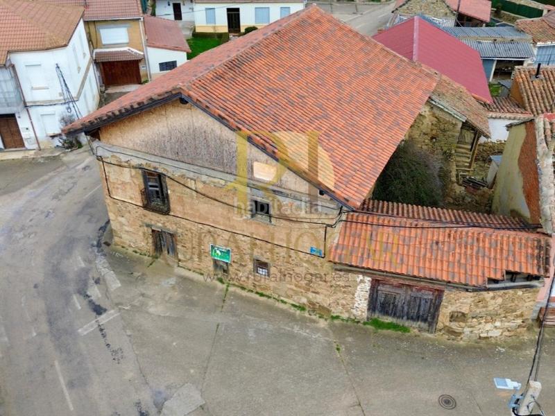 Foto ab1d2e9f-3987-4ff4-a821-7c3a4b773e67. Casa in Magaz de Cepeda