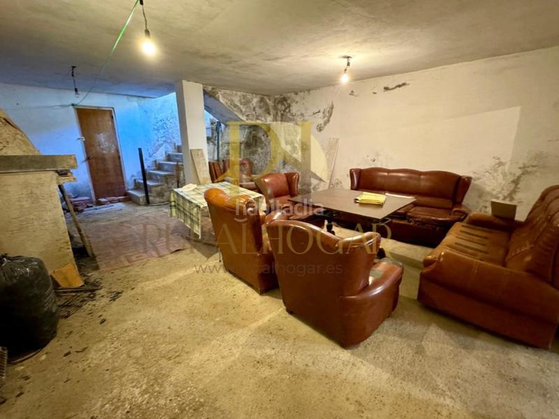 Foto 28a3f0d8-7d78-41a4-a26a-86eb8a966684. Casa valporquero gran casa a reformar en las cuevas de valporquero!! en Vegacervera