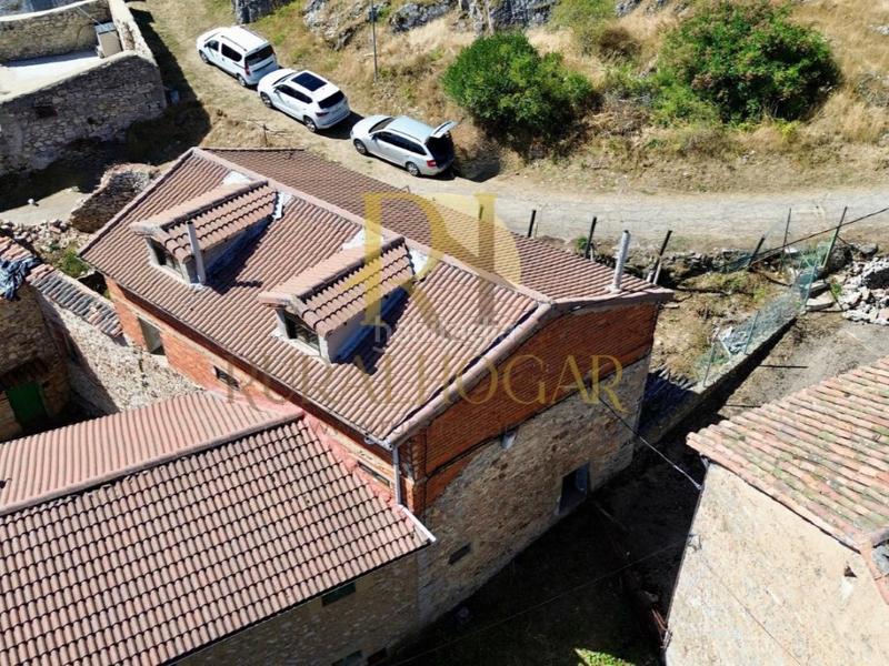 Foto 48a0e224-946c-4bf8-a877-11a3fc602937. Casa valporquero gran casa a reformar en las cuevas de valporquero!! en Vegacervera