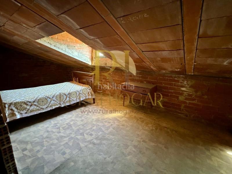 Foto 8ae3db39-b87d-48d4-84d0-9efb2cbea9fd. Casa valporquero gran casa a reformar en las cuevas de valporquero!! en Vegacervera