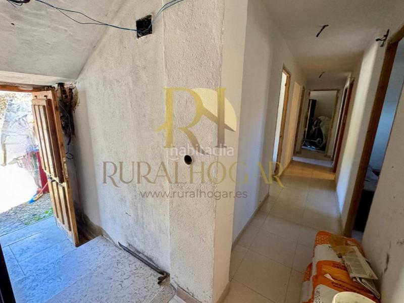 Foto f8758002-89c3-48fc-b28e-455463068c04. Casa valporquero gran casa a reformar en las cuevas de valporquero!! en Vegacervera