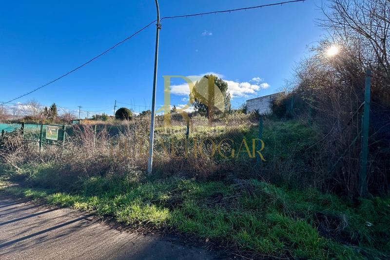 Foto 49f3efbf-9732-441f-9932-38466897dbf6. Fondo rustico in camino san isidro 1906 in Trobajo del camino