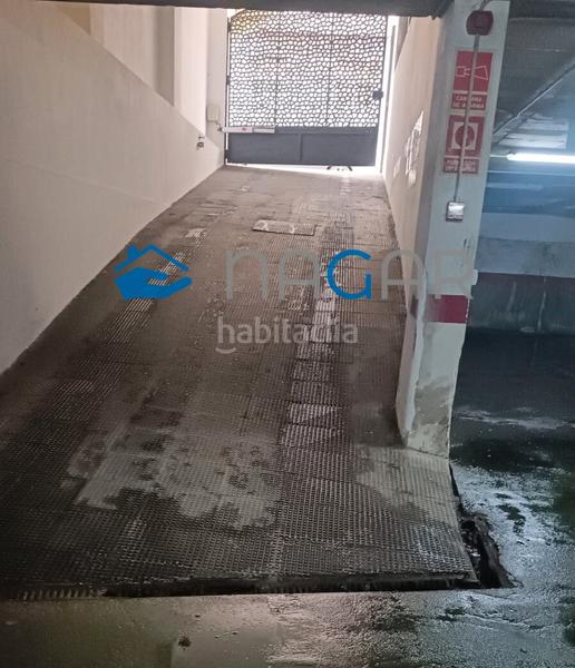 Foto bcdc71b2-e313-4eca-ad3a-402a377f0ee6. Car parking in Santa Bárbara-Ciudad Deportiva Línea de la Concepción (La)