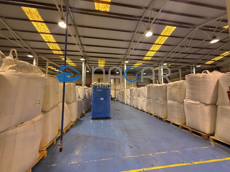 Foto cbfcc6df-2a08-4406-88a1-c243c9621a24. Nau industrial a Puente Mayorga-Campamento San Roque