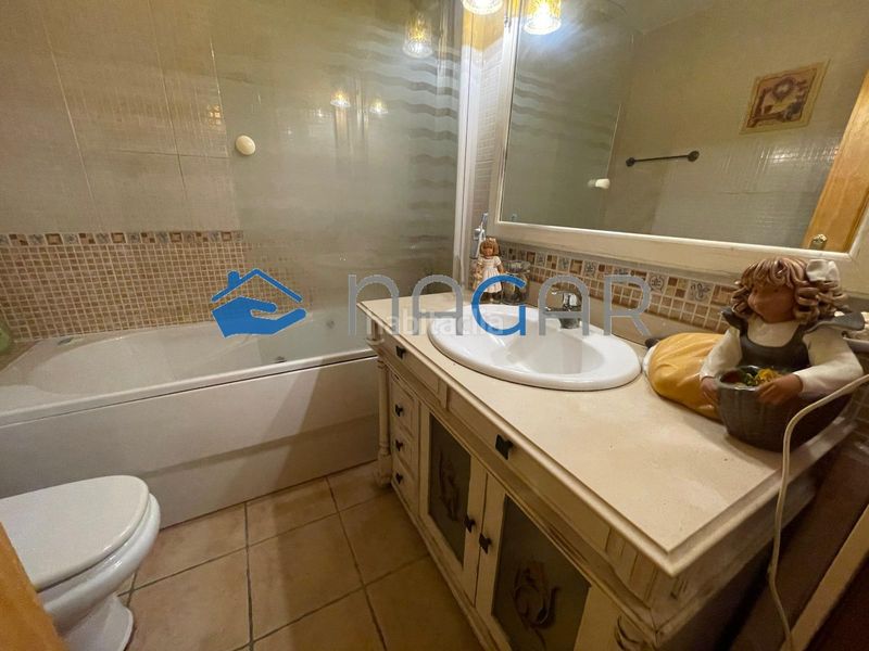 Foto 4670b6c2-3ac0-4d1c-bf74-de39ff7fb950. Casa adossada a San Pedro-Gabriel Miró-María Guerrero Línea de la Concepción (La)
