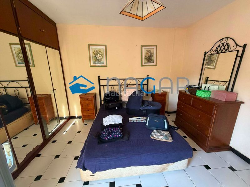 Foto c0ba28cc-9ea2-4d44-90f2-bec180265cad. Casa adossada amb aparcament a San García Algeciras