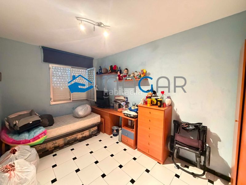 Foto f3a4f2c2-8115-4a20-a36d-f279cb49a767. Casa adossada amb aparcament a San García Algeciras