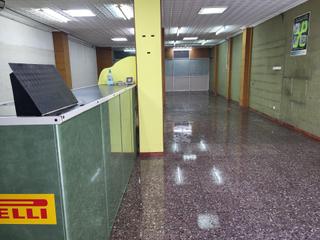 Local Comercial a Can Rull. Can rull  local comercial de 120m2 útiles en calle juan valera!!