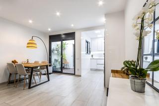 Casa a Poble Nou. Poble nou  casa rehabilitada en 2021 con amplios espacios!!!