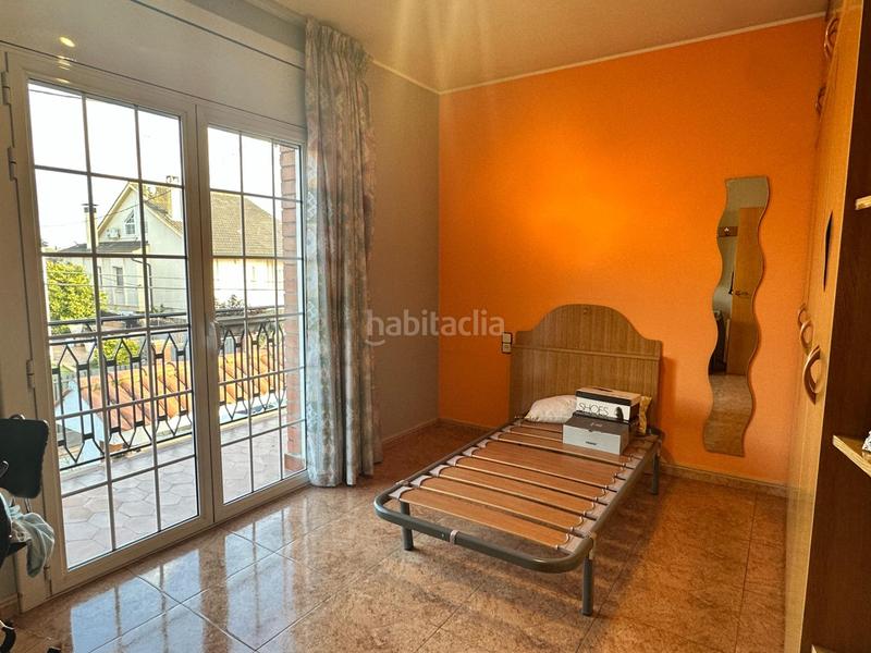 Foto 136a6fa2-0eb5-46ce-b6c4-a46d2a69610d. Casa gran casa ideal para dos familias en Can Vallhonrat Rubí