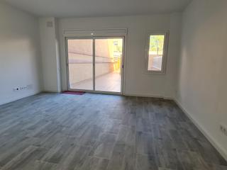 Planta baixa  Avenida de santiga. Bajos con terraza de 80m2 en santa perpètua!!!