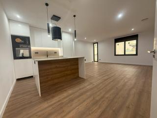 Etagenwohnung  Carrer carrer de la salut. Centro  piso con reformas a estrenar de 98m2 útiles y acabados m