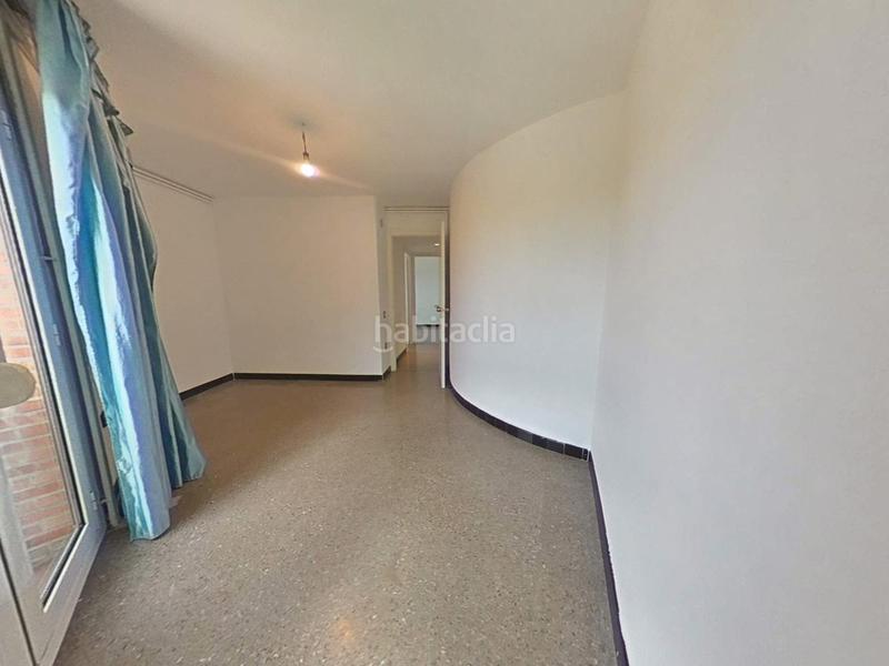 Foto 915d1ae9-6238-46d6-b451-77f3f7419245. Dúplex amb calefacció aparcament a Santa Perpètua de Mogoda