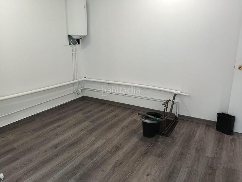 Foto f48634e3-db5b-4765-bac3-965b8ae6b42f. Local comercial a Gràcia Sabadell