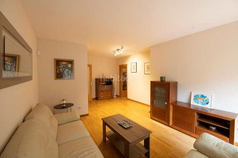 Foto 385e0ceb-e455-4491-a937-02756d9b7439. Piso  en el centro en Centre Sabadell