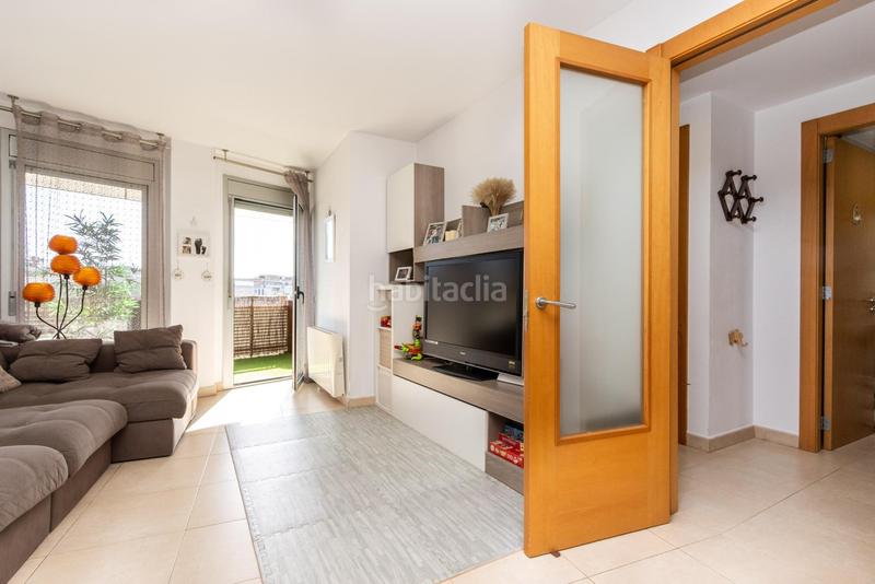 Foto 8248c0cc-781e-4796-821a-9dc161b5d411. Piso  de 2 habitaciones con terraza, luminoso y cerca de todos los servicios . en Rubí