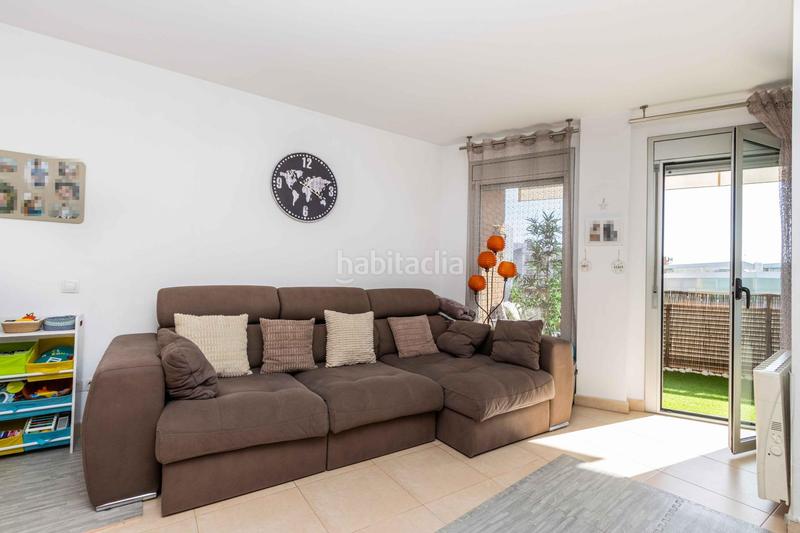 Foto 8f58596a-5240-441b-aba4-f469c8ec369c. Piso  de 2 habitaciones con terraza, luminoso y cerca de todos los servicios . en Rubí