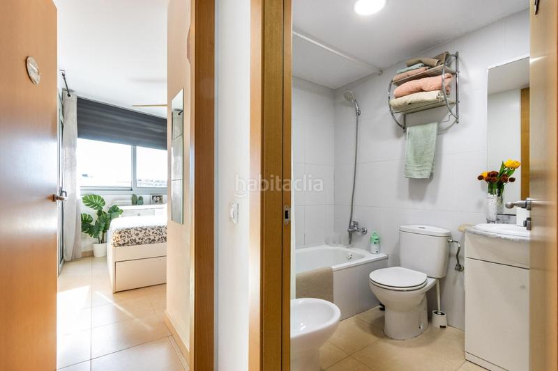 Foto daef83a0-d649-457d-a0fa-5a63237693e1. Piso  de 2 habitaciones con terraza, luminoso y cerca de todos los servicios . en Rubí