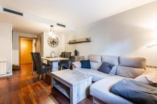 Etagenwohnung  Calle de sardà. Piso de 3 habitaciones en sabadell a un paso de la rambla y gran