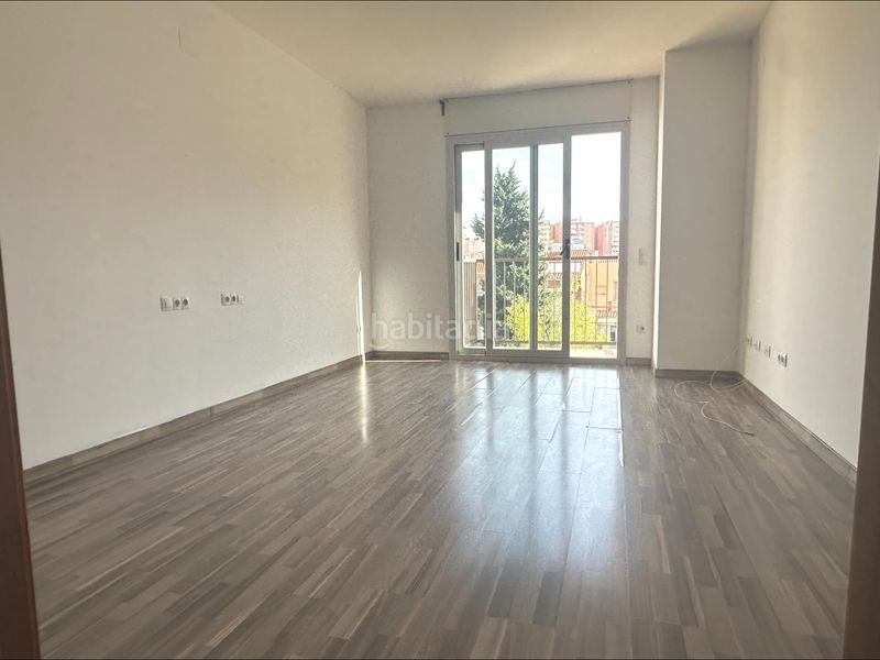 Foto cabfb606-77c0-4589-8431-d75657d13ab0. Casa amb calefacció aparcament a Centre Sabadell