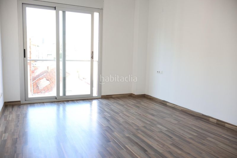 Foto fb7be7ae-bd25-4908-b471-5dfce3e3e02d. Casa amb calefacció aparcament a Centre Sabadell