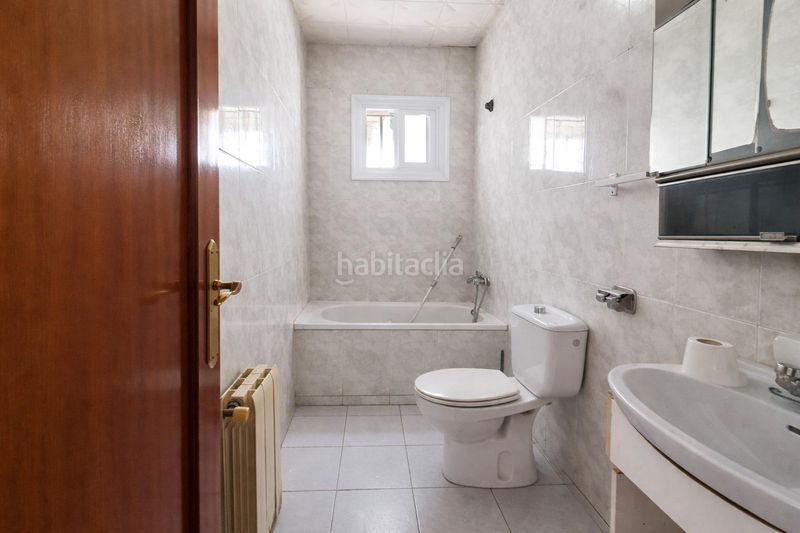 Foto e2133691-1610-4521-baf6-8206918d4374. Local comercial a Torre-romeu Sabadell