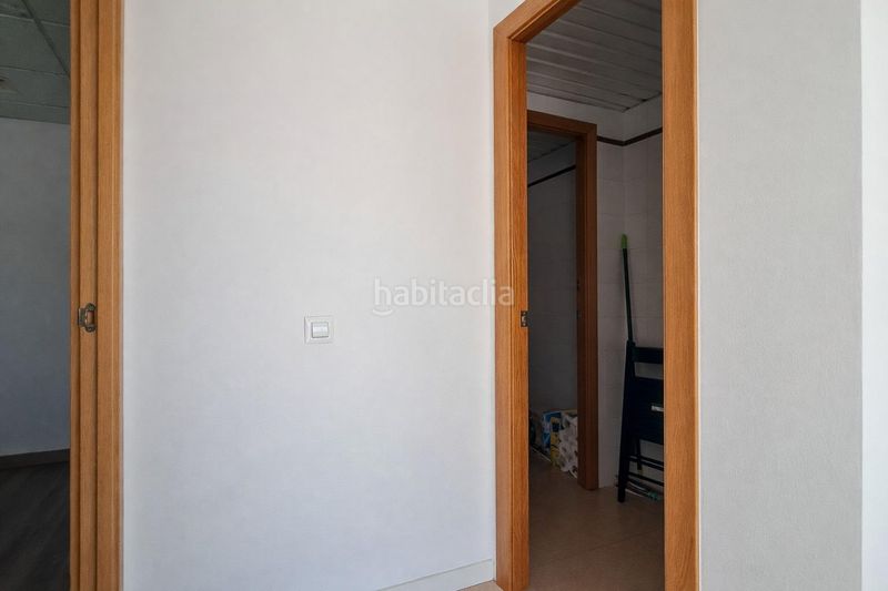 Foto d26390ac-982d-49eb-b3c5-8bcf4a25acc9. Local comercial a Campoamor Sabadell